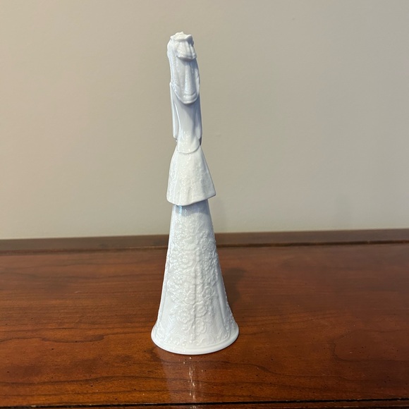 Lladro Bridal Bell (retired) 8 1/2 inches tall. No flaws. - Picture 7 of 8